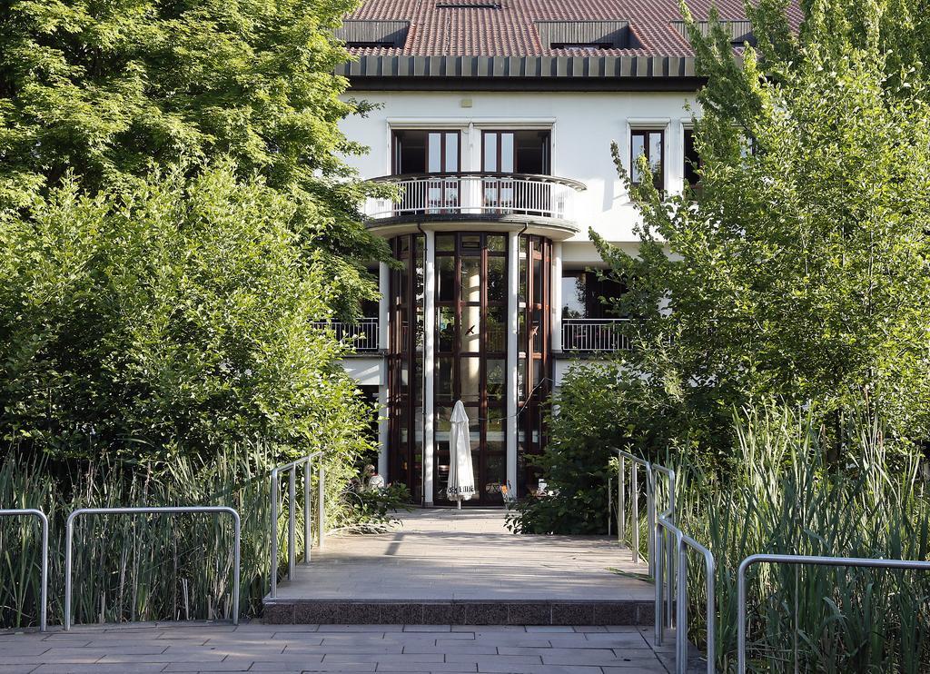 Steinbach im Taunus Tagungs- Und Bildungszentrum Steinbach/Taunus מראה חיצוני תמונה