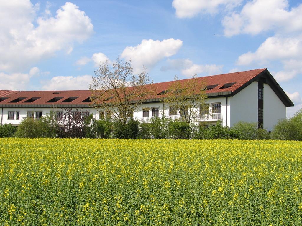 Steinbach im Taunus Tagungs- Und Bildungszentrum Steinbach/Taunus מראה חיצוני תמונה