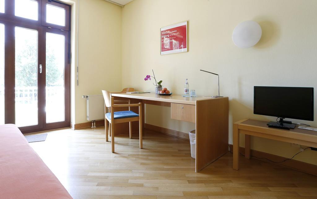 Steinbach im Taunus Tagungs- Und Bildungszentrum Steinbach/Taunus מראה חיצוני תמונה